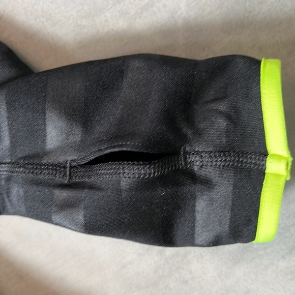 Nike   Dri-Fit Long sleeve Black/Black matte stripes/ fluorescent yw trim Size S - Picture 2 of 9